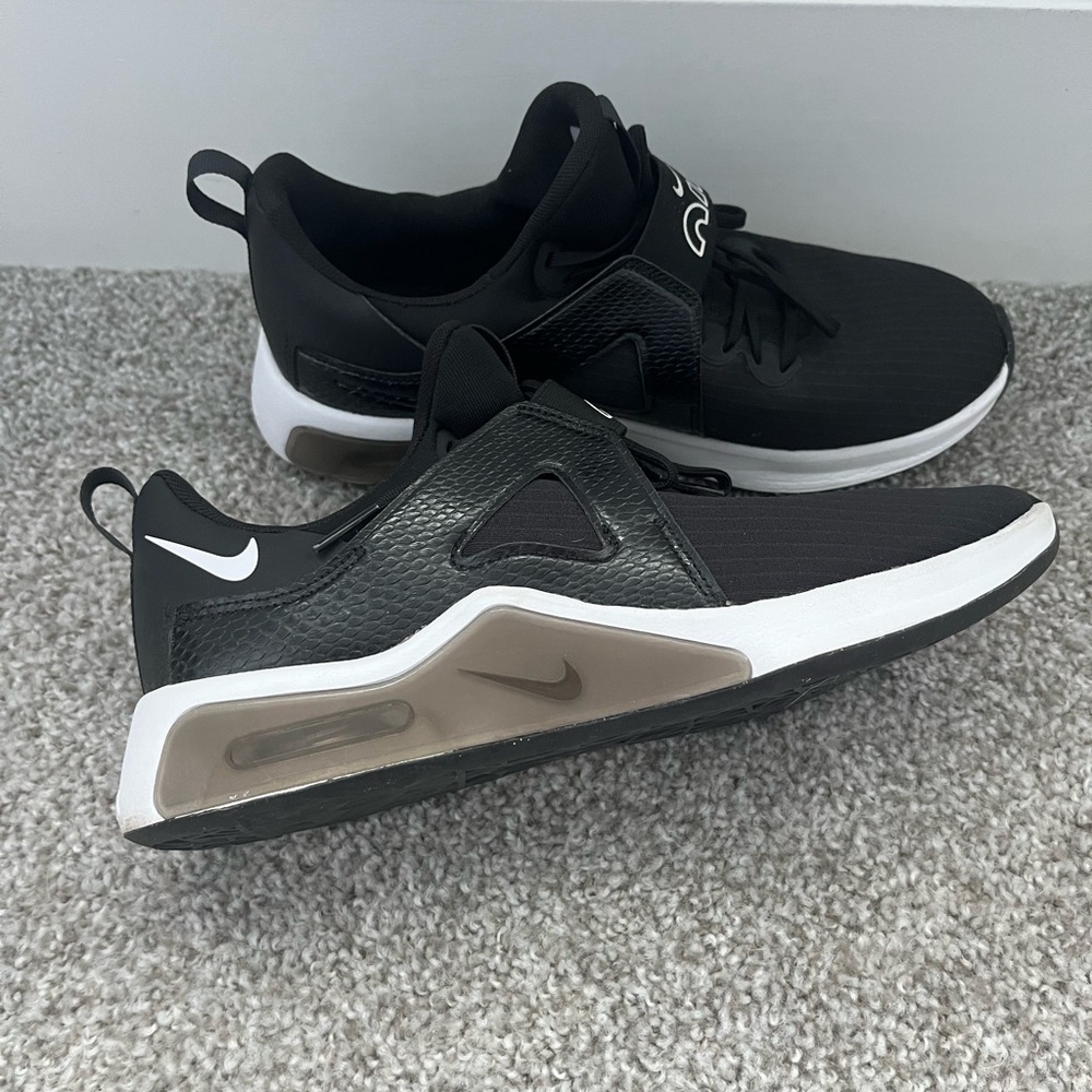 Women's Air Max Bella TR 5 Training Sneakers